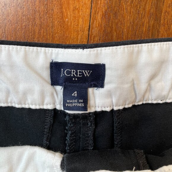 J Crew Sz 4 Black shorts with scallop trim - Picture 4 of 5